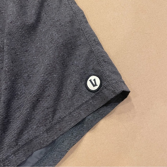 Vuori Men’s Kore Shorts Lined 7” Inseam Charcoal Grey Size Small - Picture 2 of 10